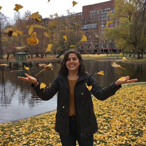 Meet your Posher, Fernanda - Picture 16 of 16